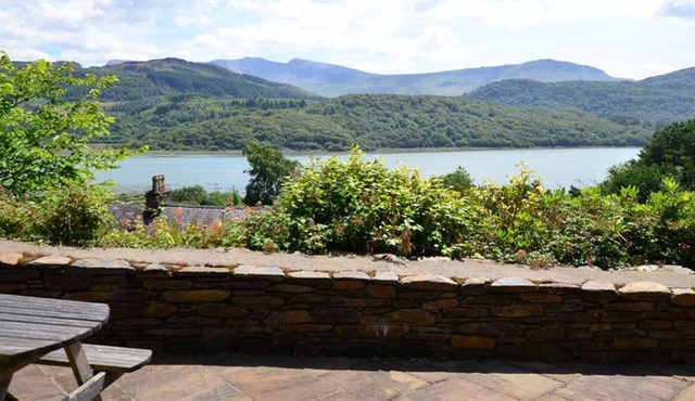 Bryn Hyfryd in the beautiful Dolgellau