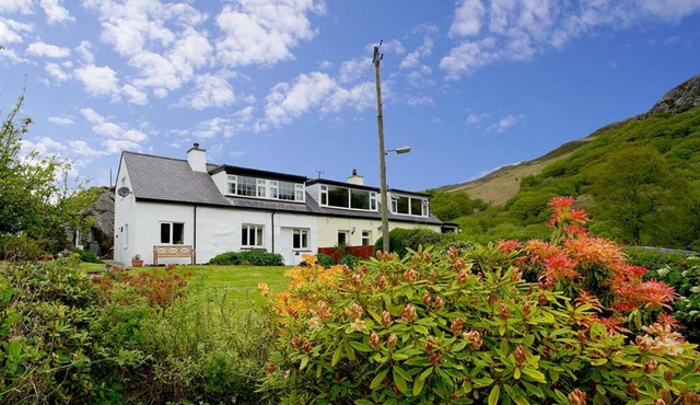Bryn Llys Uchaf - Three Bedroom Cottage, Sleeps 5