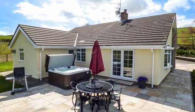 BRYN TIRION, family friendly, luxury holiday cottage in Betws Yn Rhos