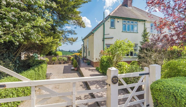 Bryn Tor - The Gardener's House