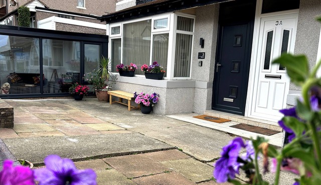 BRYNMAR, pet friendly, country holiday cottage in Heysham