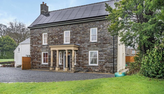 Brynog Mansion Apartment