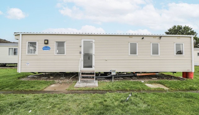 BRYNOWEN HOLIDAY PARK - 22432, pet friendly in Borth