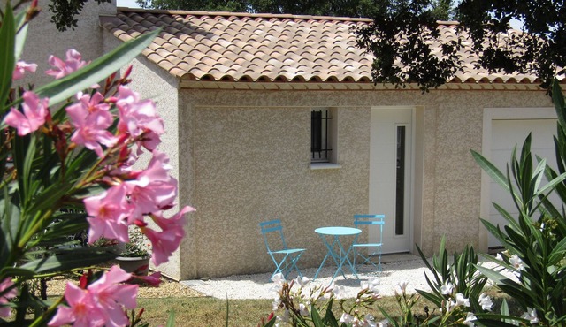 Btw Cévennes and Camargue, 30 min from the beaches, spacious bed and breakfast