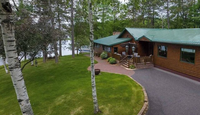 Bua Northwoods Chalet on the Peninsula