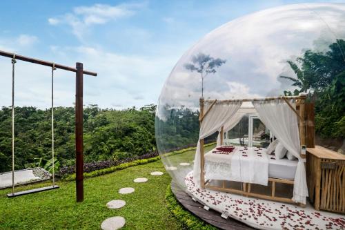 Bubble 6 - Romantic Bath Bubble Stay Ubud