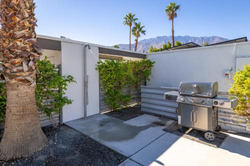 Bubble Gum Modern: Mid-Century Alexander by ACME House Company