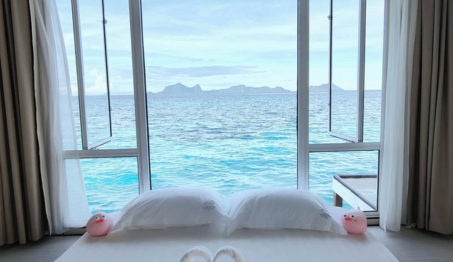 Bubblefish water villa