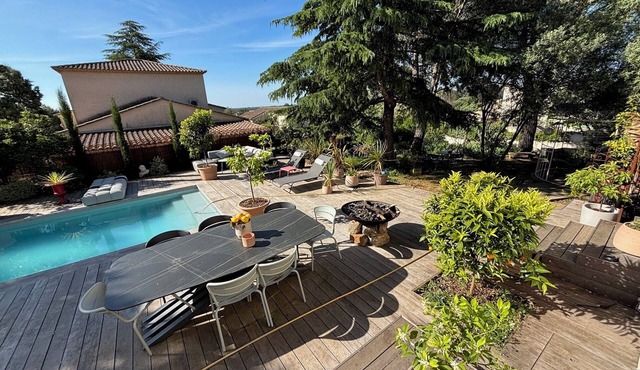 Buccolic villa with swimming pool in a quiet forest setting