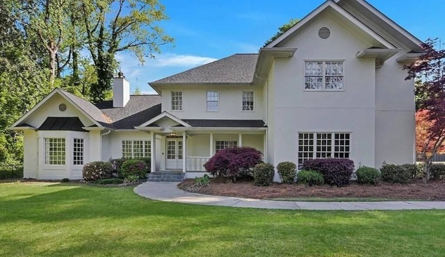 Buckhead Gallery house. An exclusive haven for discerning creatives.