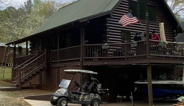 Buckhead Lodge A-4 seasons lakeside cabin with gameroom