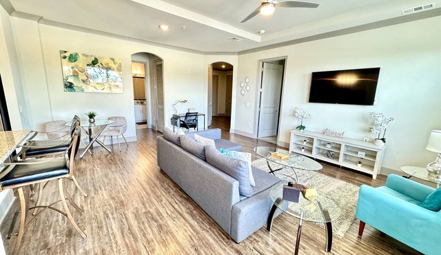 Buckhead Oasis - Spacious 2bd, 2ba with Private Balcony