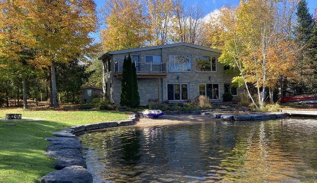 Buckhorn Beach House- Ultimate Lakefront Retreat