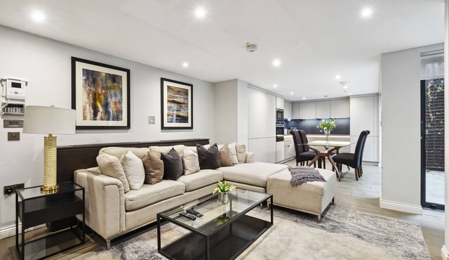 Buckingham Palace by Aeria Apartments