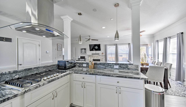 Buckroe Family Home: Walk to the Beach!