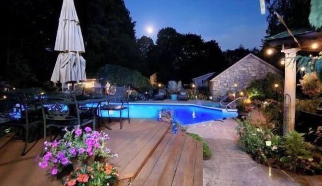 Bucks County Glamorous Marilyn Monroe Suite