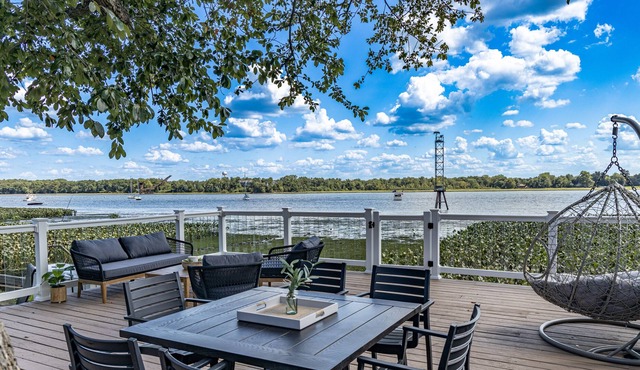 Bucks County Riverfront Cottage