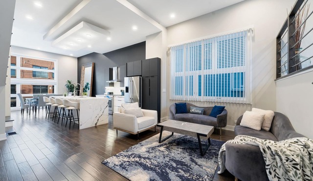 Bucktown Home - Deck, Rooftop, Game Rm, & Garage