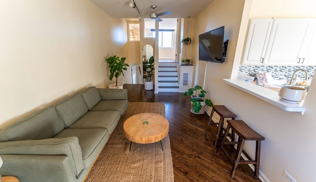 Bucktown Private Condo
