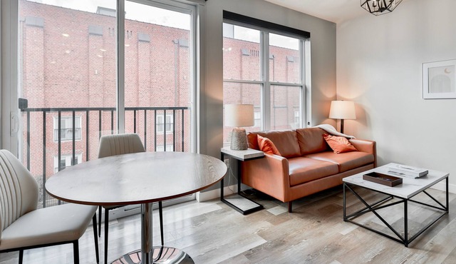 Bud Brewery + Eats | Pool & Gym | Zencity