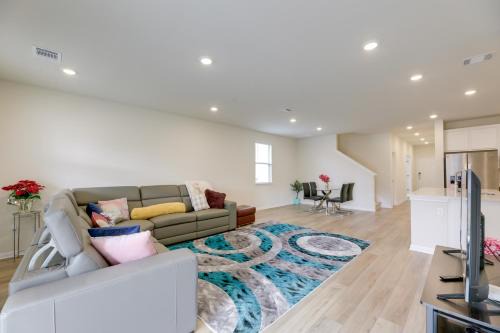 Buda Business-Ready House Office, Home Gym and Yard
