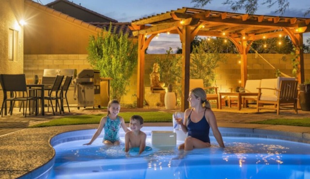 Buddha Estate#4 - Great neighborhood, Sparkling pool and Hot tub, EV Charger, Games
