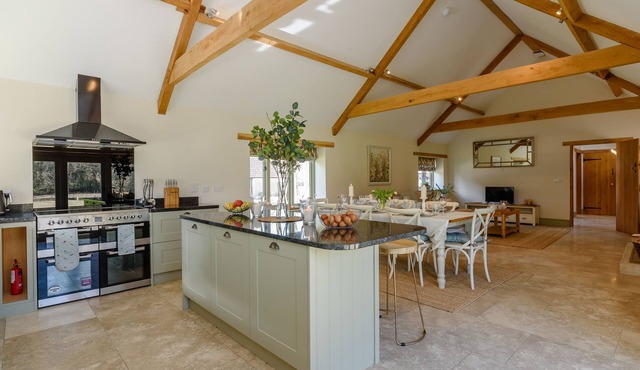 Budding - sleeps 8 guests in 4 bedrooms