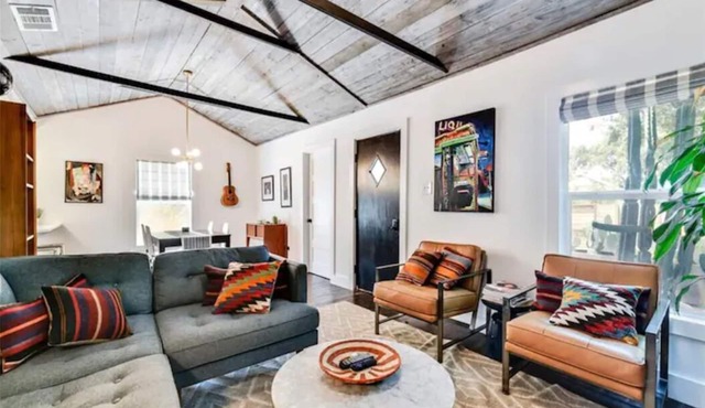 Buddy's East Austin Oasis + Sparkling Pool!