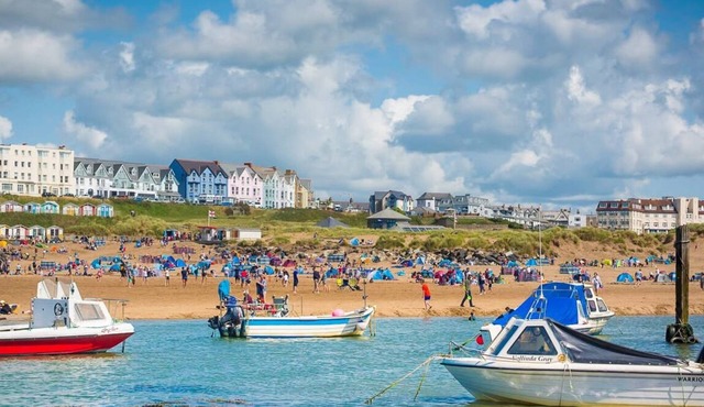 Bude - Cabin - Sleeps 6 - Parking - Pool