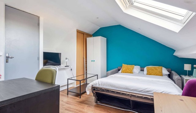 Budget apart city centre with parking