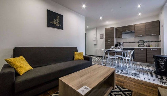 Budget apart downtown with parking