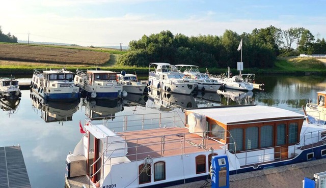 Budget Apartments at Niderviller Harbor by Kuhnle-Tours