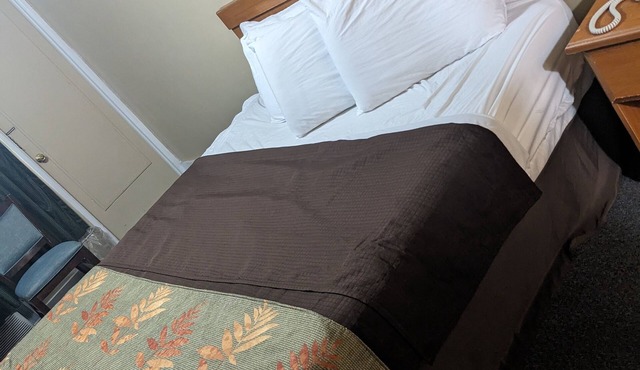 Budget Daily/Weekly rentals at Rainbow Motel located in Hendersonville, NC.nn