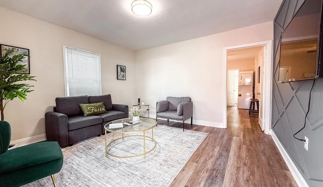 Budget friendly - 1 bd apart in the heart of Durham
