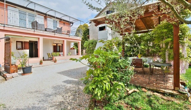 Budget friendly 2 bedroom apartment on groundfloor with outdoor space - Lorena 1