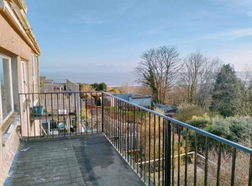 Budget-Friendly 4-Bedroom House in Swansea - Ideal for Travelers