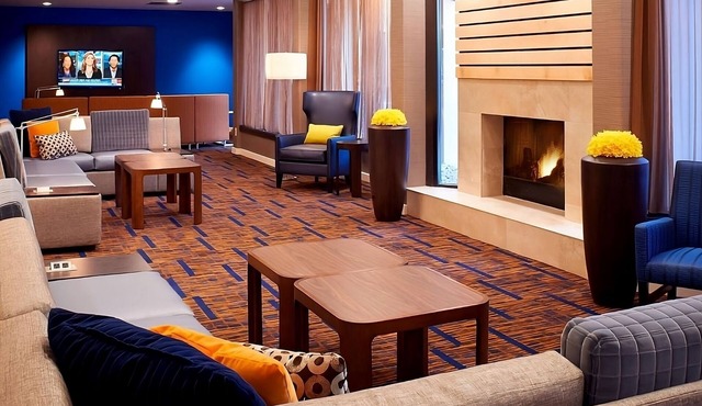 Budget-friendly Accommodation! Indoor Swimming Pool, Pets are Welcome!