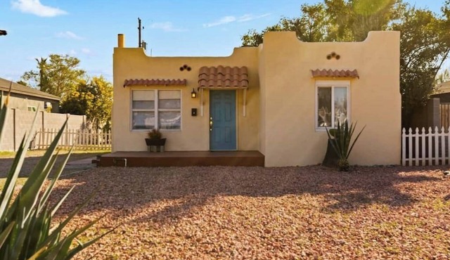 Budget Friendly Dog Friendly Cute Clean Charming