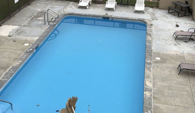 Budget-Friendly Room with All You Need for a Comfy Memphis Visit | Free Parking