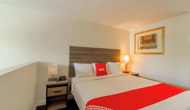 Budget-Friendly Room Near Six Flags, Perfect for Fun Seekers