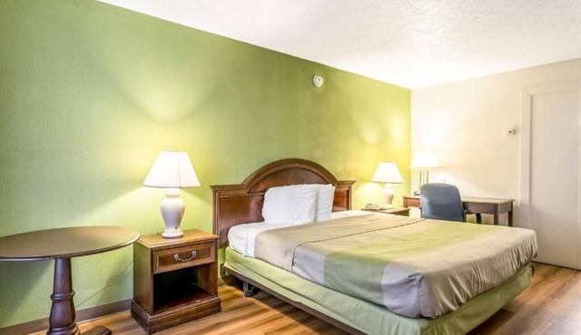 Budget-Friendly Room w/Complimentary Breakfast & Easy Access to I-95
