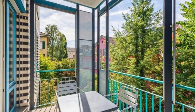 Budget-Friendly & Roomy: Zurich Apartment