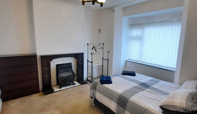 Budget-Friendly Spacious 5-Bedroom House