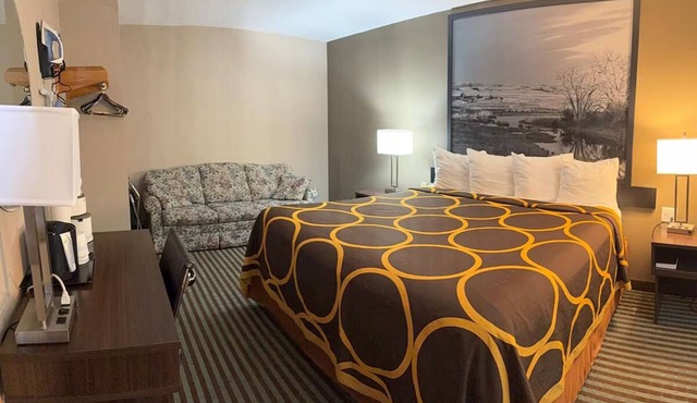Budget-friendly Stay Near Restaurants and Local Attractions + Free Parking