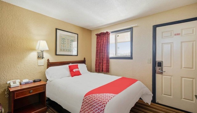 Budget-Friendly Texas Stop at the Heart of the Watermelon Capital with Parking