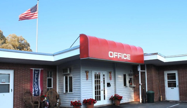 Budget Host Crestview Inn