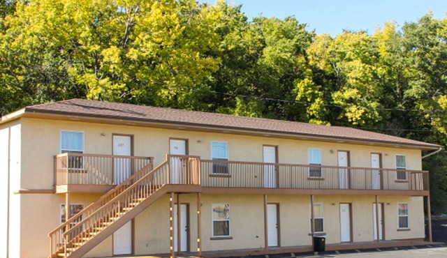 Budget Host Golden Wheat Motel