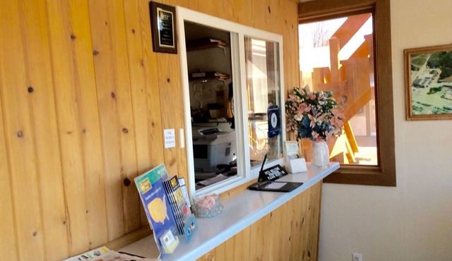 Budget Host Inn Iron Mountain