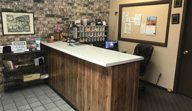 Budget Host Village Inn