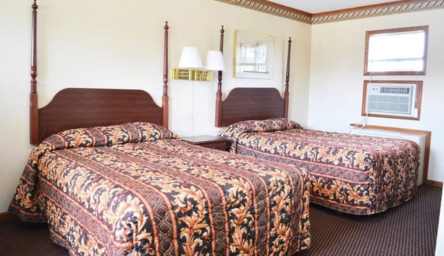 Budget Inn/2 Queen Bed Non-Smoking